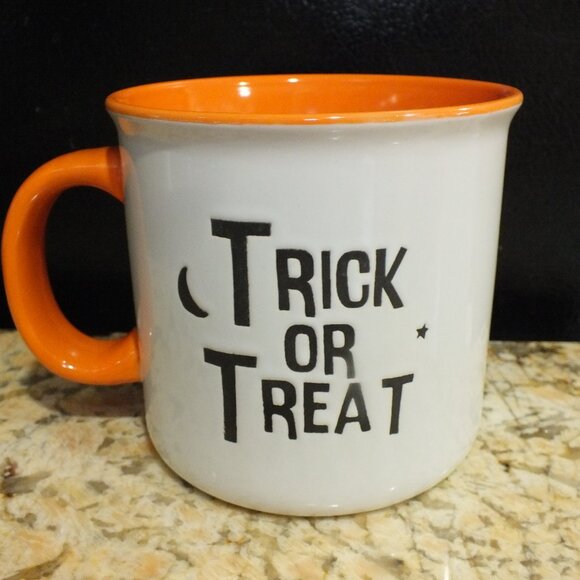 Peanuts Snoopy Mummy Mug 2022 New Oversized Soup/Coffee - Picture 2 of 4